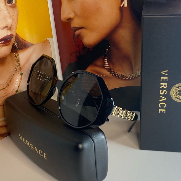 Authentic- NEW VERSACE VE4395 GB1/87 SUNGLASSES VE4395 main image 6